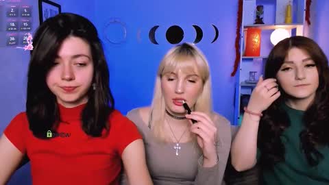 Snapshot of kitniss_dreamy chatting on 22, 3, 2026 kitniss online show from 22, 3, 2026