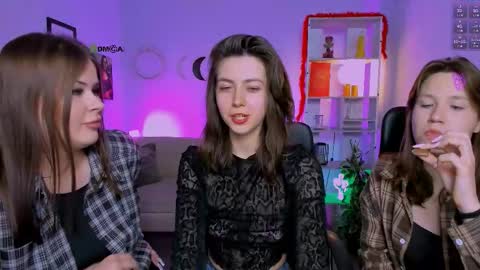 Snapshot of kitniss_dreamy chatting on 28, 3, 2026 kitniss online show from 28, 3, 2026