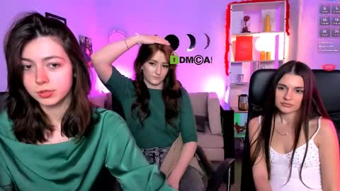 Snapshot of kitniss_dreamy chatting on 7, 4, 2026 kitniss online show from 7, 4, 2026