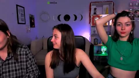 Snapshot of kitniss_dreamy chatting on 21, 4, 2026 kitniss online show from 21, 4, 2026