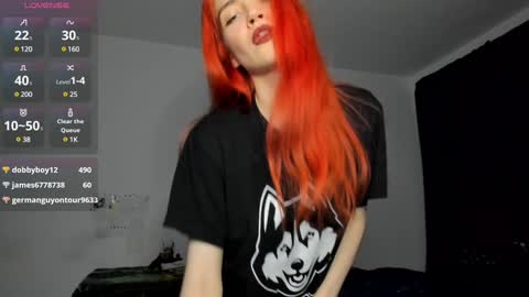 Snapshot of kitsunemoon chatting on 25, 12, 2024 Kitsune online show from 25, 12, 2024