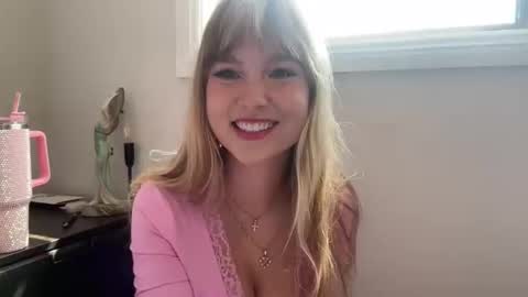 Snapshot of kittengirlxo chatting on 27, 3, 2026 kittengirlxo online show from 27, 3, 2026