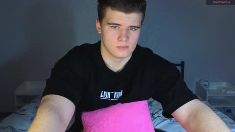 Snapshot of kittenmur chatting on 14, 2, 2025 Vlad online show from 14, 2, 2025