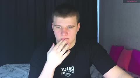 Snapshot of kittenmur chatting on 6, 3, 2025 Vlad online show from 6, 3, 2025