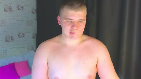 Snapshot of kittenmur chatting on 22, 9, 2025 Vlad online show from 22, 9, 2025