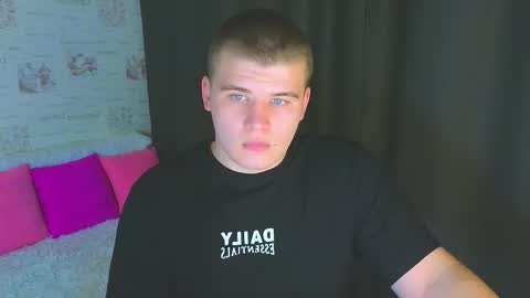 Snapshot of kittenmur chatting on 28, 9, 2025 Vlad online show from 28, 9, 2025