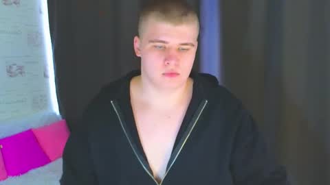 Snapshot of kittenmur chatting on 7, 10, 2025 Vlad online show from 7, 10, 2025