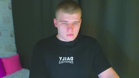 Snapshot of kittenmur chatting on 7, 10, 2025 Vlad online show from 7, 10, 2025