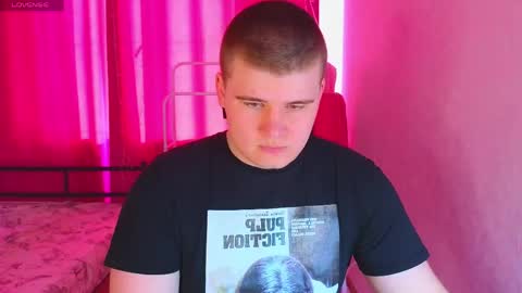 Snapshot of kittenmur chatting on 4, 4, 2026 Vlad online show from 4, 4, 2026
