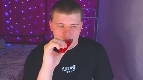 Snapshot of kittenmur chatting on 16, 4, 2026 Vlad online show from 16, 4, 2026