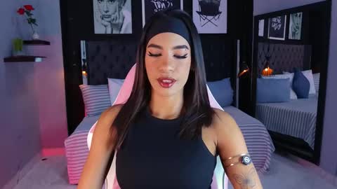 Snapshot of kitty_collins_ chatting on 10, 1, 2026 Kitty online show from 10, 1, 2026