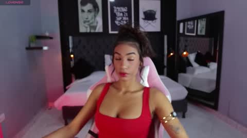 Snapshot of kitty_collins_ chatting on 19, 1, 2026 Kitty online show from 19, 1, 2026