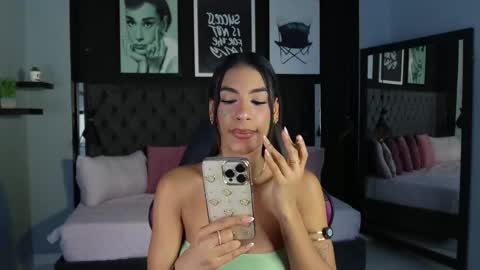 Snapshot of kitty_collins_ chatting on 25, 2, 2026 Kitty online show from 25, 2, 2026