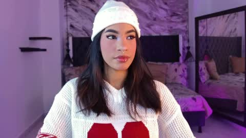 Snapshot of kitty_collins_ chatting on 5, 4, 2026 Kitty online show from 5, 4, 2026