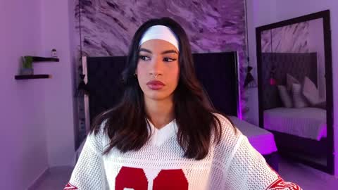 Snapshot of kitty_collins_ chatting on 7, 4, 2026 Kitty online show from 7, 4, 2026