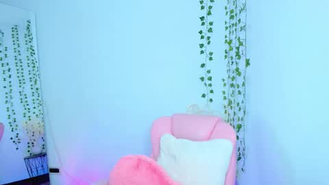 kitty_cut1ee_ online show from 4, 3, 2026