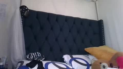 kitty_kerry online show from 15, 4, 2026