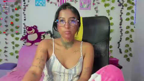 Snapshot of kitty_moon2 chatting on 22, 6, 2026 Kitty online show from 22, 6, 2026