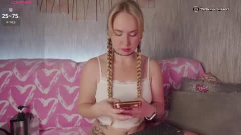 Snapshot of kitty_ricky chatting on 12, 7, 2026 Kelsi and Ricky online show from 12, 7, 2026