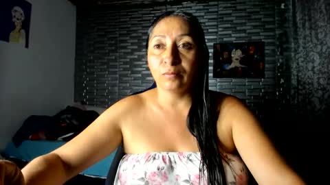 Snapshot of kitty_violet_ chatting on 30, 5, 2026 violet online show from 30, 5, 2026