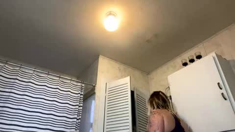 Snapshot of kittycat929709 chatting on 8, 4, 2026 Drip maker online show from 8, 4, 2026