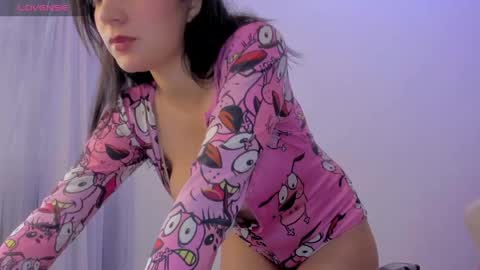 Snapshot of kittyfeet2 chatting on 18, 4, 2026 kitty online show from 18, 4, 2026