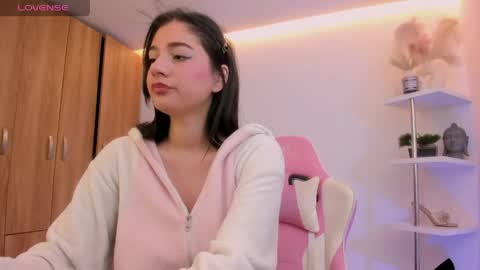Snapshot of kittyfeet2 chatting on 31, 5, 2026 kitty online show from 31, 5, 2026