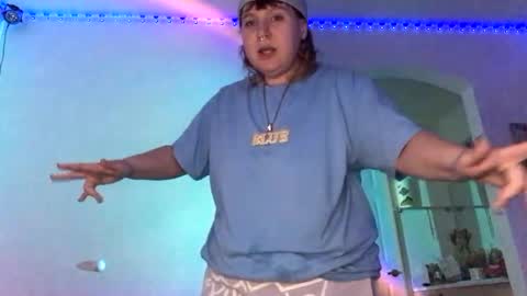 Snapshot of kittykay86 chatting on 12, 1, 2025 Bella Blue BBW online show from 12, 1, 2025
