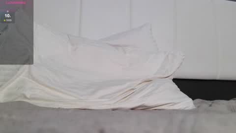 Snapshot of kittyloffe chatting on 19, 12, 2025 Monika online show from 19, 12, 2025