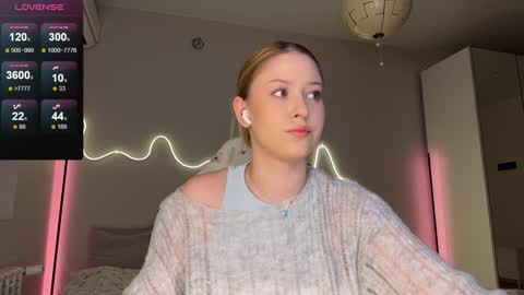 Snapshot of kittyloffe chatting on 22, 2, 2026 Monika online show from 22, 2, 2026