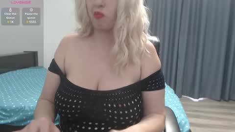 kittyonfiree online show from 25, 2, 2025