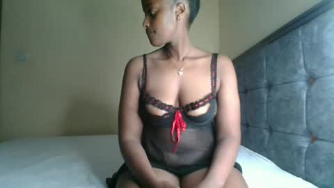 Snapshot of kittypettite chatting on 1, 10, 2025 Kittypettite online show from 1, 10, 2025