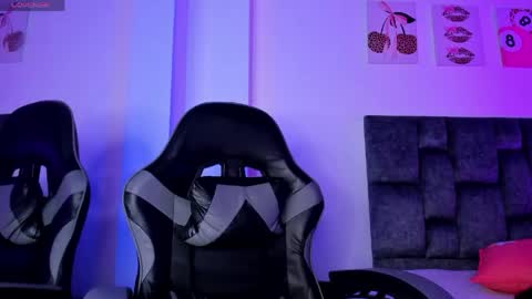 Snapshot of kittystar18 chatting on 18, 4, 2026 kitty online show from 18, 4, 2026