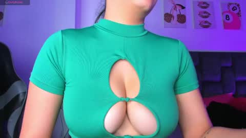 Snapshot of kittystar18 chatting on 22, 4, 2026 kitty online show from 22, 4, 2026