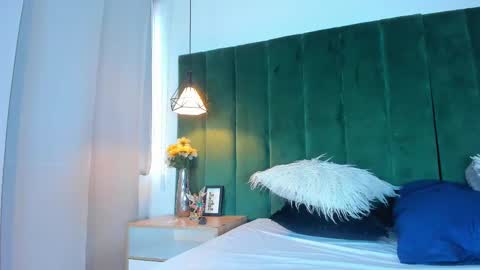 K I T T Y Y  online show from 27, 9, 2025