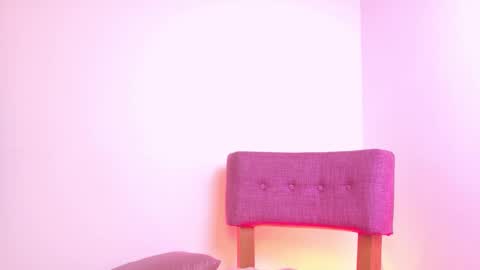 Kitty Hill online show from 4, 11, 2025