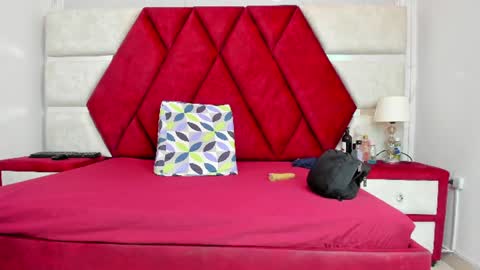 Snapshot of kity_spiderr chatting on 19, 6, 2026 Luisa y Jairo online show from 19, 6, 2026