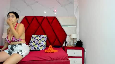 Snapshot of kity_spiderr chatting on 26, 6, 2026 Luisa y Jairo online show from 26, 6, 2026