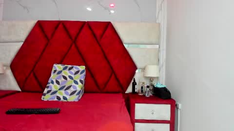 Snapshot of kity_spiderr chatting on 30, 6, 2026 Luisa y Jairo online show from 30, 6, 2026