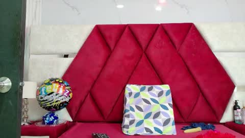 Snapshot of kity_spiderr chatting on 3, 7, 2026 Luisa y Jairo online show from 3, 7, 2026