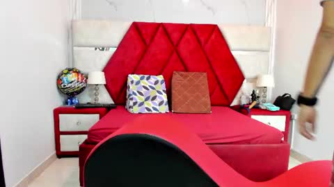 Snapshot of kity_spiderr chatting on 25, 7, 2026 Luisa y Jairo online show from 25, 7, 2026