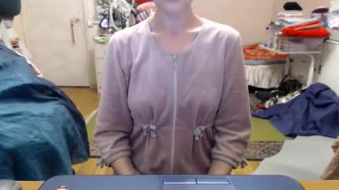 KiuminBerry online show from 9, 9, 2025