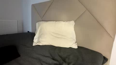 kiwigray online show from 5, 12, 2025