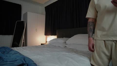 Snapshot of kiwikanga chatting on 19, 6, 2026 KiwiKanga online show from 19, 6, 2026
