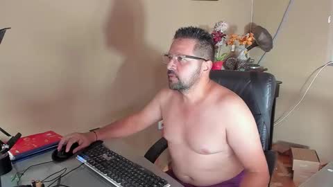 Snapshot of klarck_ chatting on 12, 10, 2025 Klarck online show from 12, 10, 2025