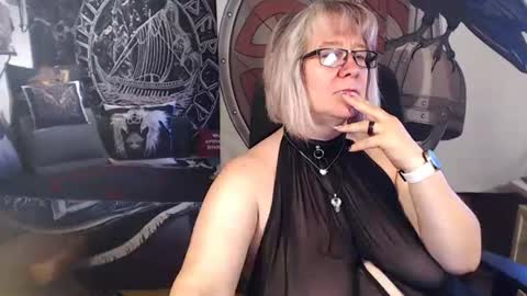 Snapshot of kleiner_teufel chatting on 12, 9, 2025 Michelle online show from 12, 9, 2025