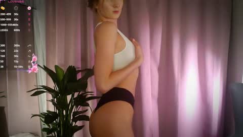 Snapshot of kleo_l chatting on 17, 4, 2026 Alika All the fun begins in a private show online show from 17, 4, 2026