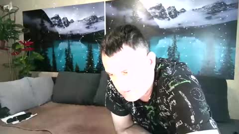 Snapshot of kleosnow chatting on 4, 2, 2025 Kleosnow online show from 4, 2, 2025