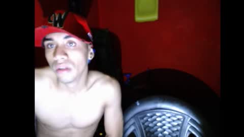 Snapshot of kloeandjersi chatting on 15, 12, 2025 kloeandjersi online show from 15, 12, 2025