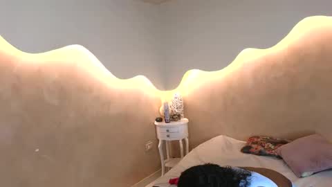Snapshot of kloee_12 chatting on 25, 9, 2025 K L O E online show from 25, 9, 2025